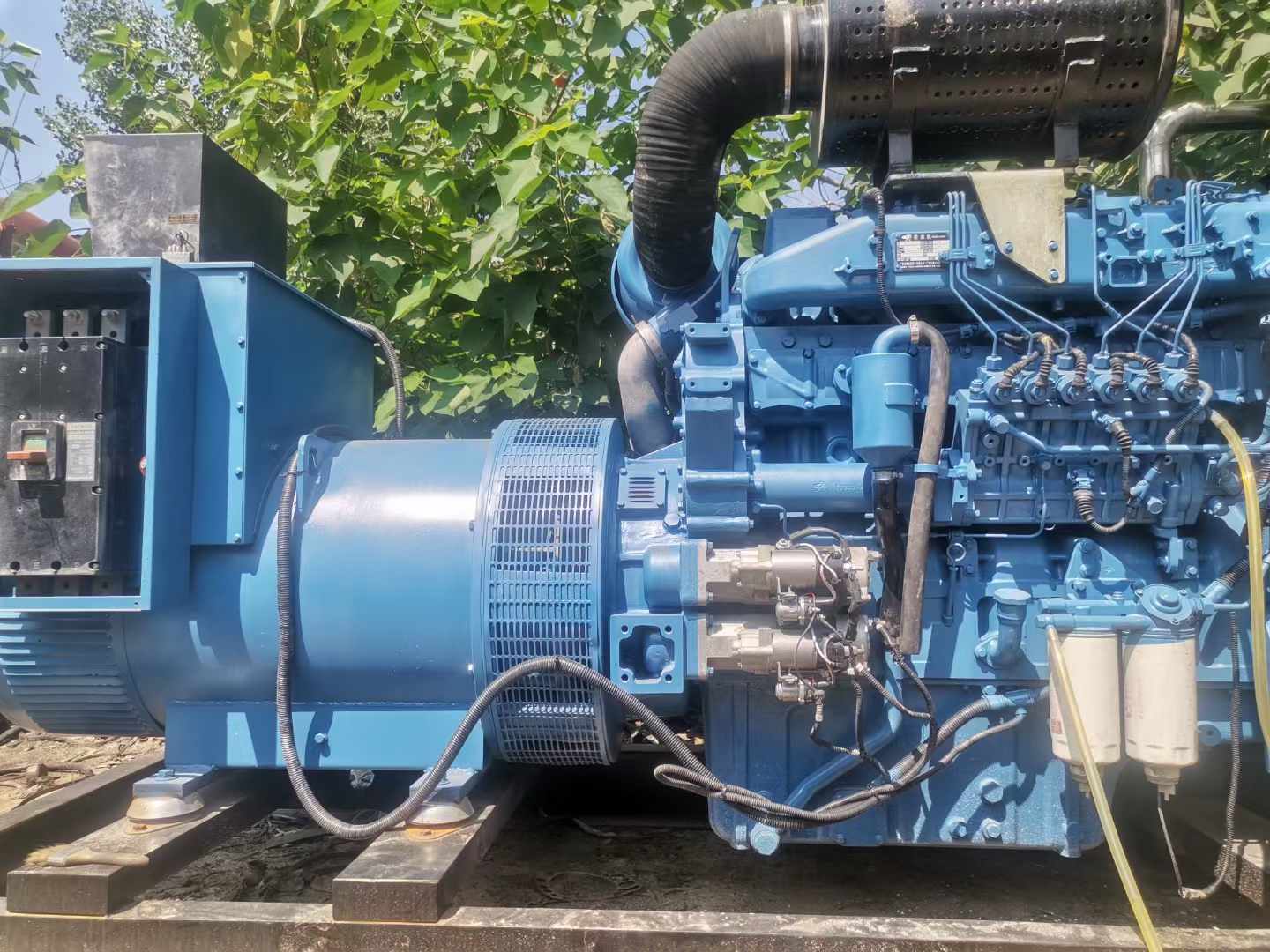 双湖详细说明降低 800kW 柴油发电机输出电流波动的方法
