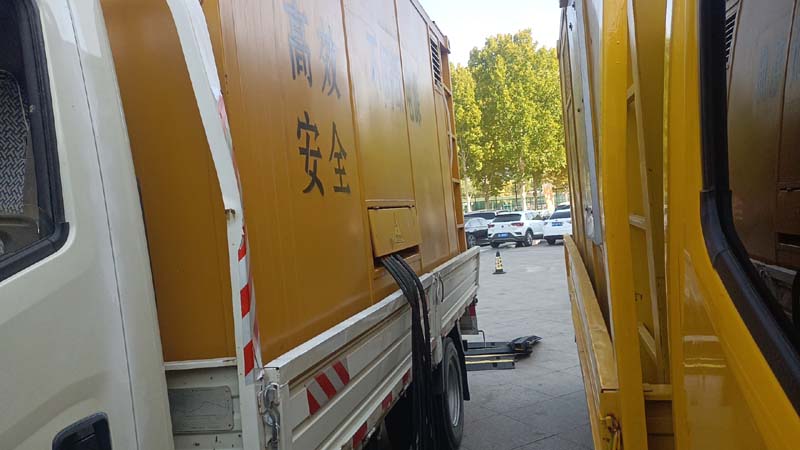 双湖如何判断柴油发电机组和UPS电源的切换时间是否符合要求？